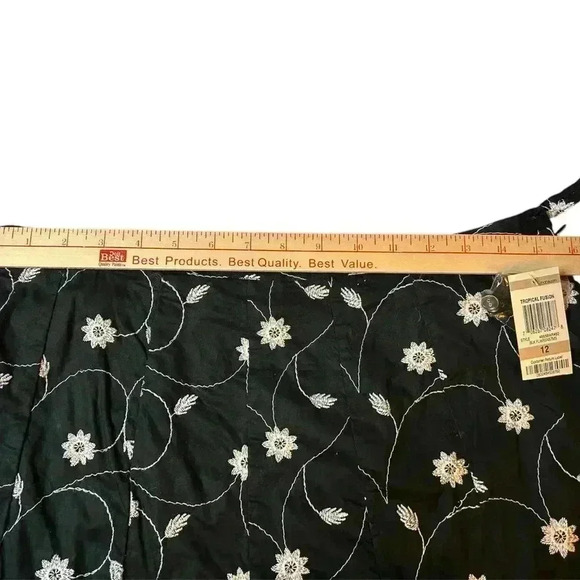 JM COLLECTION WOMANS BLACK FLOWER PRINT SKIRT NWT SIZE: 12 - Picture 2 of 4